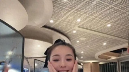 郭富城官宣妻子方媛怀上三胎：这是上天给的礼物